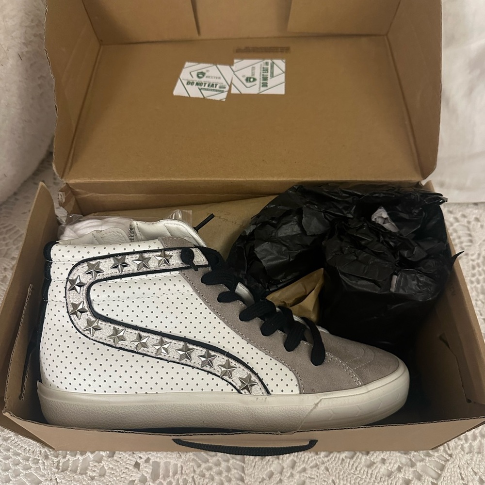 Vintage Havana High-Top NIB, never worn!